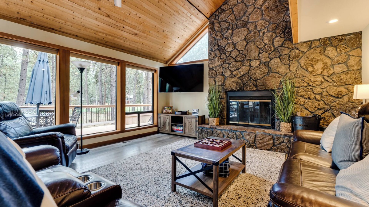 Black Butte Ranch House | Black Butte Ranch-GM on 7th Hole. Major Upgrades! Ranch Favorite!