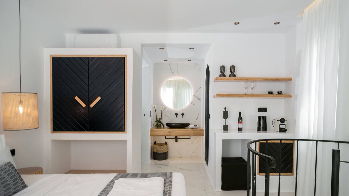 Milopotas Villa | Black Concept Maisonette Naxos