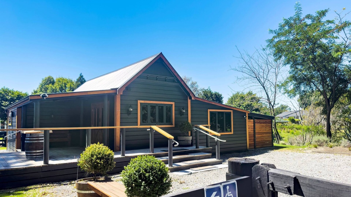 Havelock North House | Black Cottage Boutique Accommodation