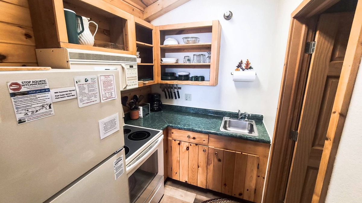 Chief Lake Resort | Black Oak Cabin- Cabin on the Chippewa Flowage within a Resort