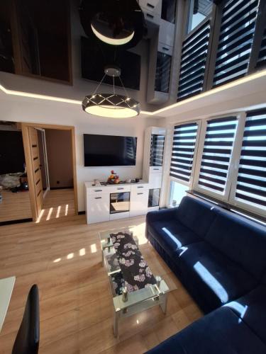 Plock Apartment | Black onyx
