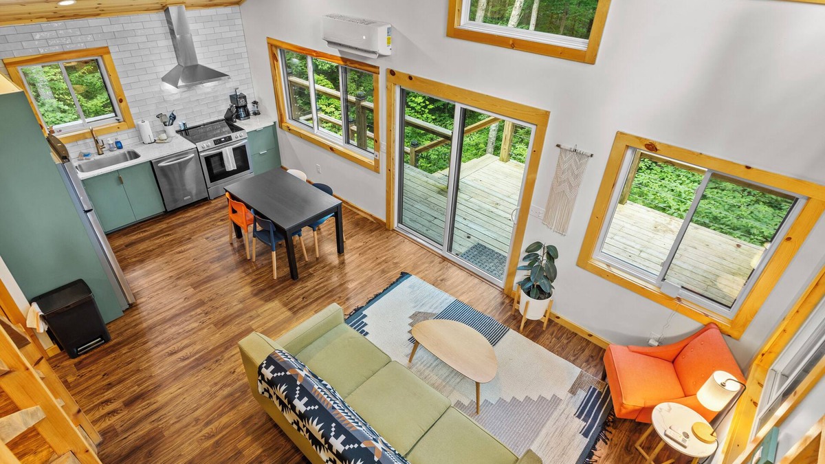 Rogers Cabin | Black Pearl ~ A creative new space near the Gorge Underground!