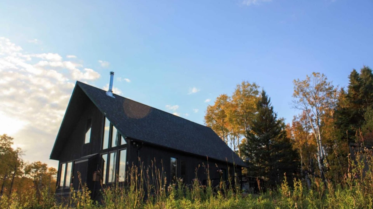 Manitoba Cabin | Black Pine Lodge Summ