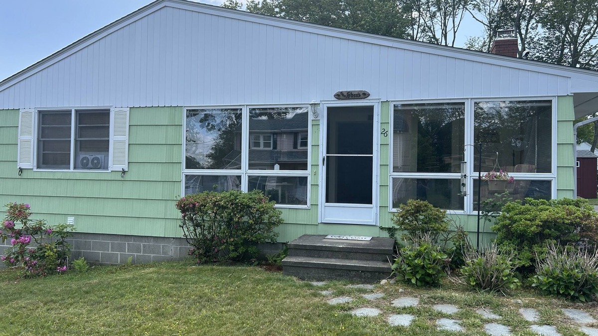 Gilman Cottage | Black Point Beach Club Cottage Rental