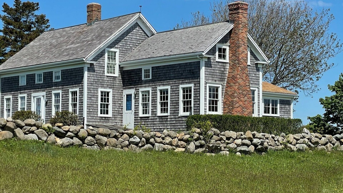 Block Island House | Black Rock Farm. Renovated farmhouse & Barn both w/AC, 2.6 acres, swimming hole