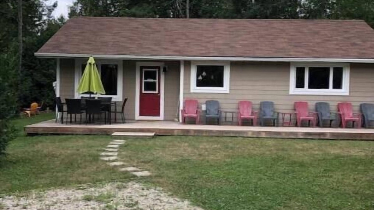 Central Huron Cottage | Black's Point Bliss is rural escapism at its best.