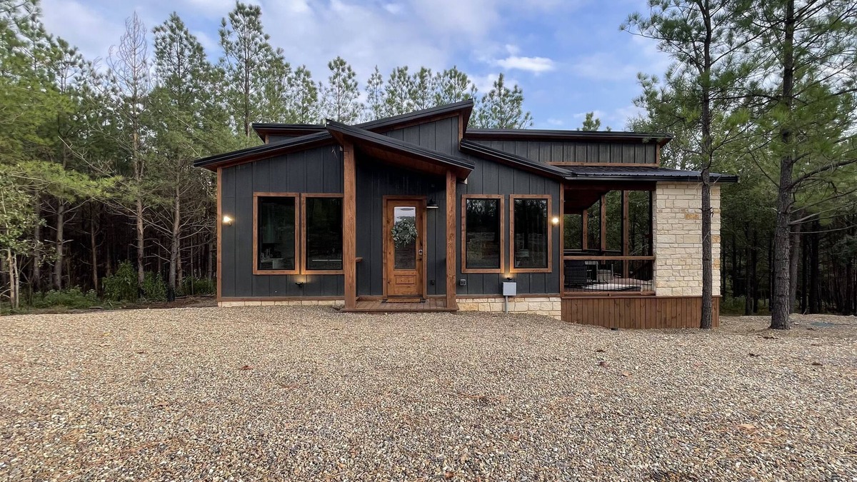 Pickens Cabin | Black Summit Cabin w/Hot Tub & ATV Trail Access