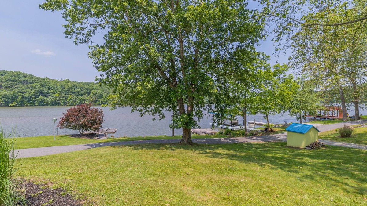Hiwassee House | Blackberry Bungalow- Waterfront, Claytor Lake Home with Dock