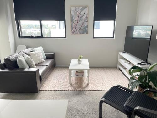 Greenway Apartment | Blackdiamond 504 - Beautiful, modern apartment - 2BdR, 2BthR
