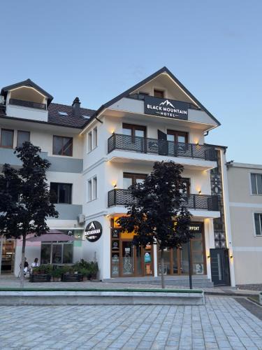 Bajram Curri Hotel | BlackMountain Hotel