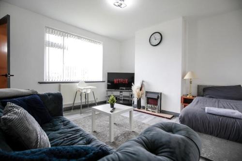 Blackrod House | Blackrod House, Near Bolton, Free Parking, Sleeps 5, Long or Short Stays by NMB Property