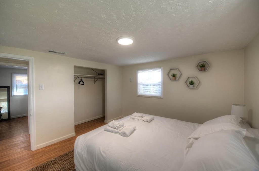 Farmview - Ramble House | Blacksburg- Minutes to VT's campus