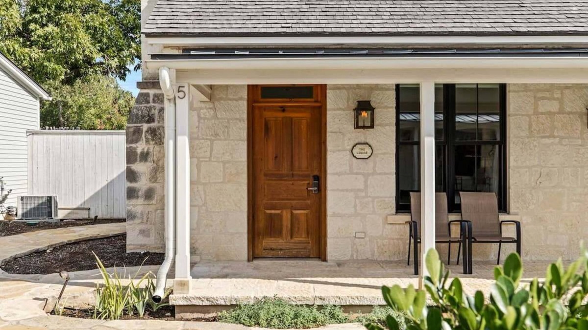 Fredericksburg Cabin | Blacksmith Quarters: The Louise|DT|Hot Tub