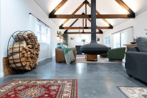 Evandale Apartment | Blackwood Tree Barn Conversion with Parking & Wifi