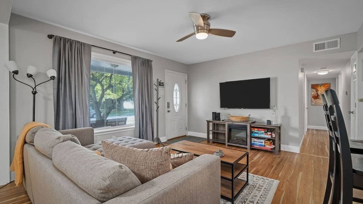 O'Fallon House | Blair's House on St. Joseph - 3Bed 1.5Bath
