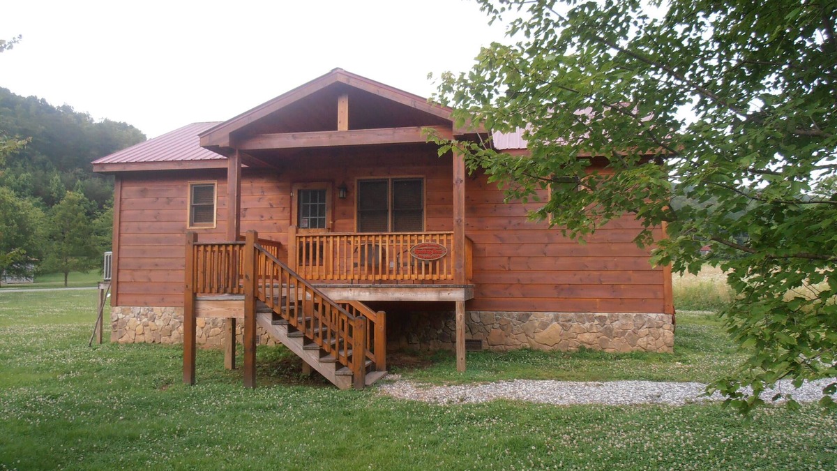 Blairsville Cabin | Blairsville,Ga cabin near all popular Georgia mountains activities on Hwy. 348