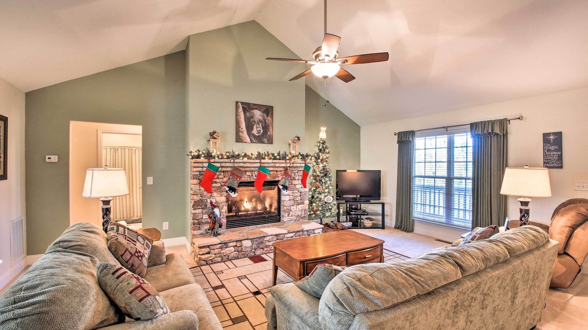 Blairsville House | Blairsville Home w/Deck & Stunning Mountain Views