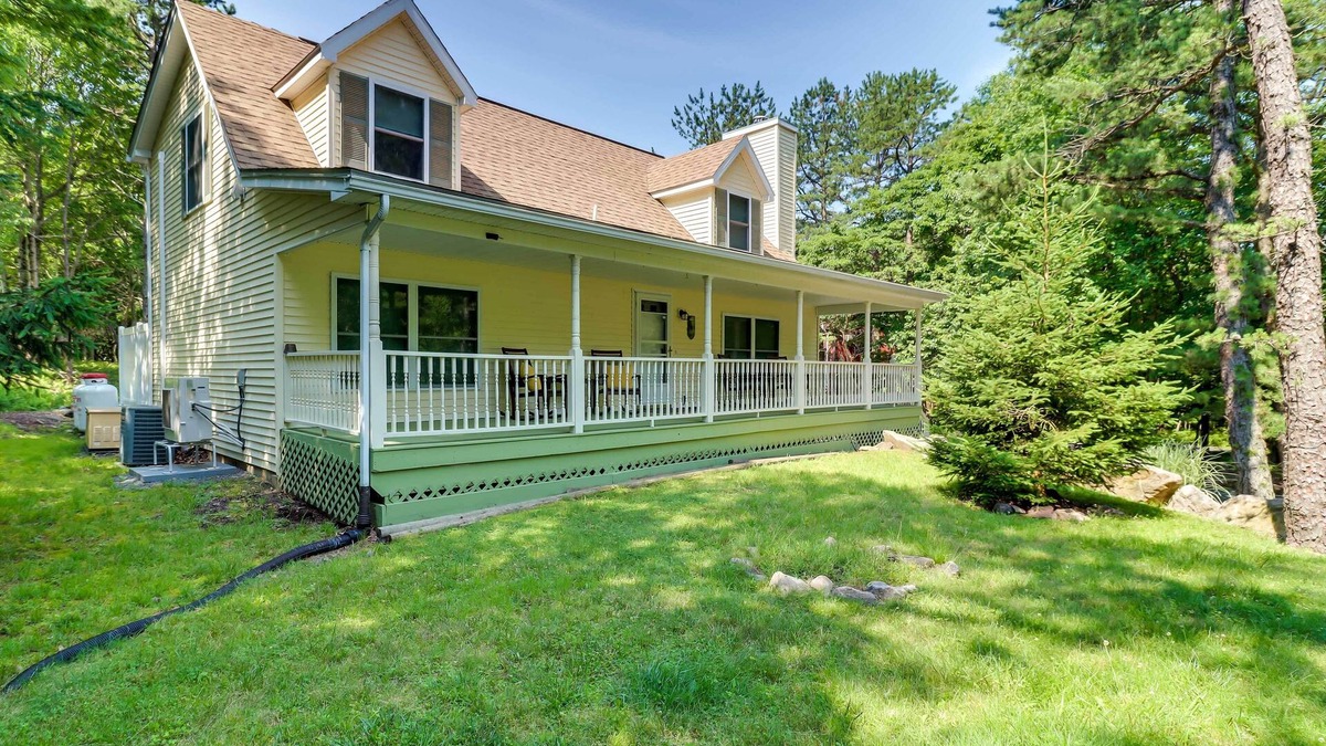 Briar Crest Woods House | Blakeslee Home w/Private Hot Tub, 5 Mi to Skiing!