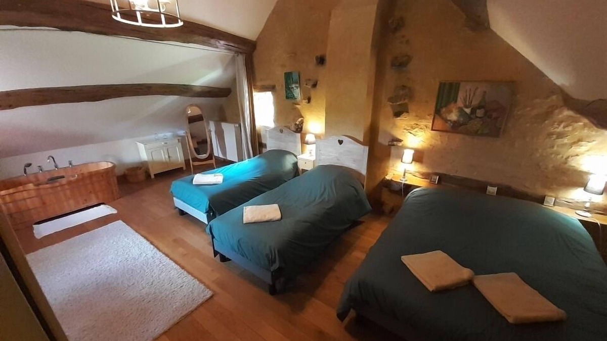 Chaudenay-le-Chateau Cottage | Blanche-Gîte-Family-Ensuite with Bath-Countryside view