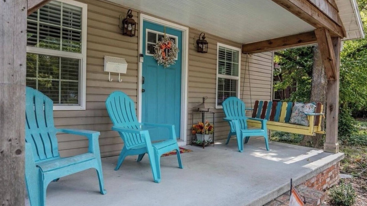 Lebanon House | Bland Avenue Bungalow - charming home built in 1937, centrally located