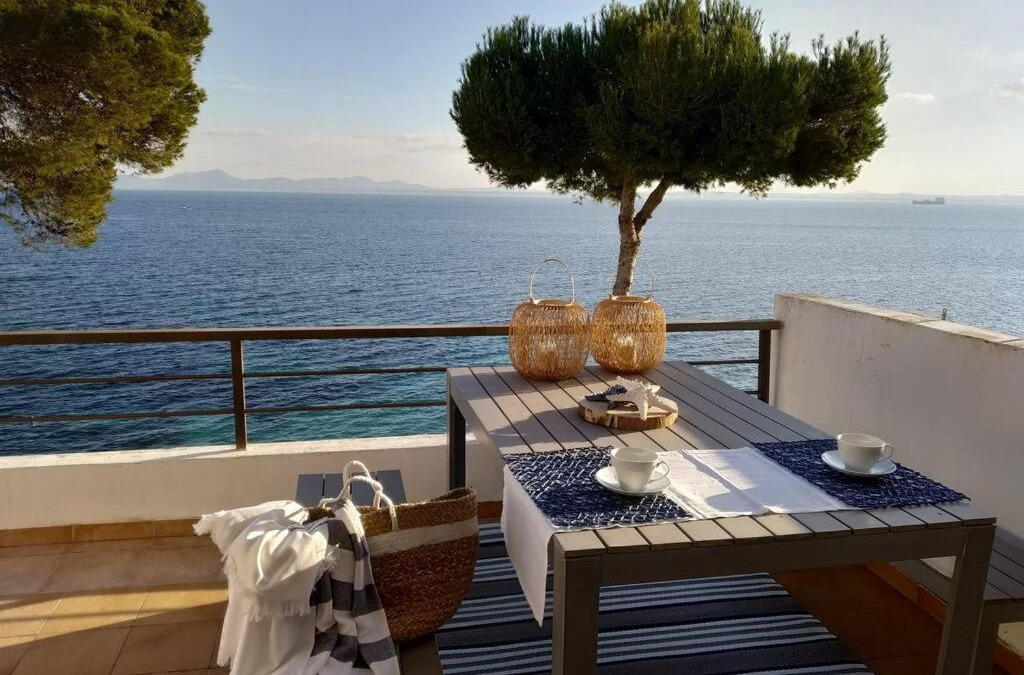 Alcanada Apartment | blau cel