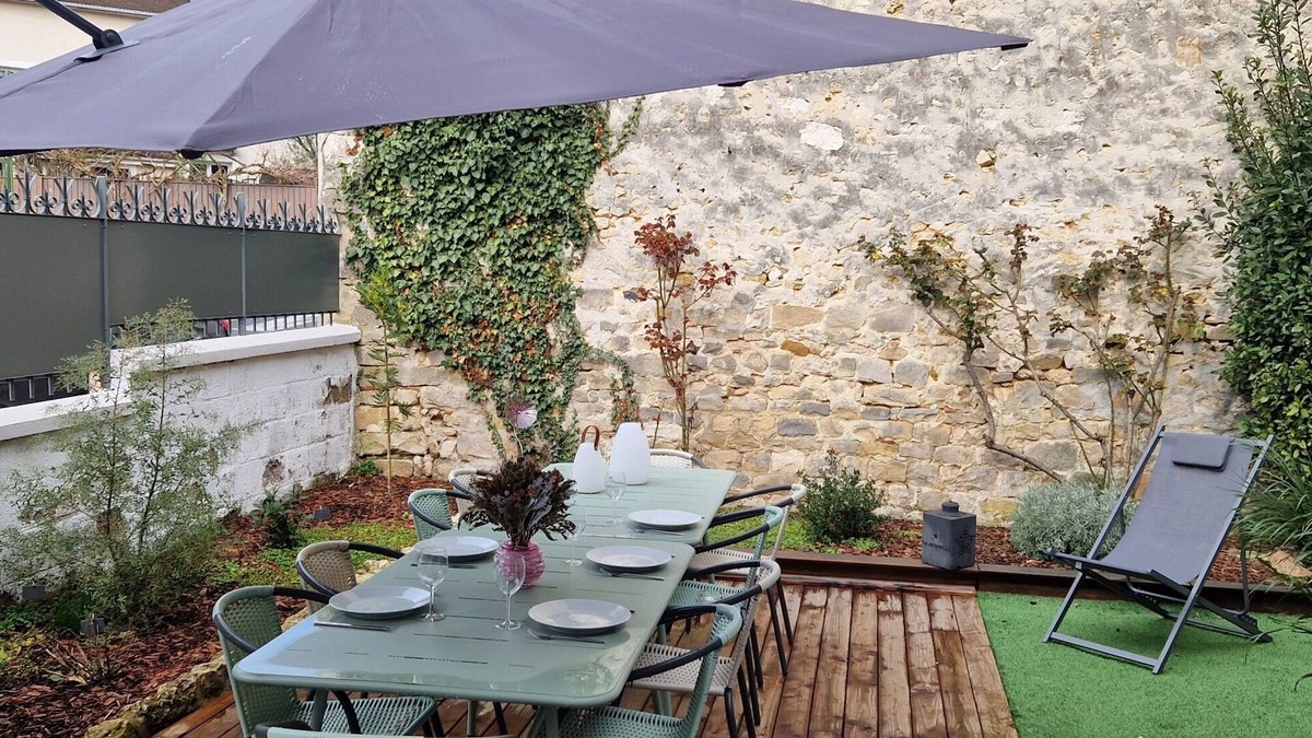 Fontainebleau House | Bleautiful Joséphine - town house with garden