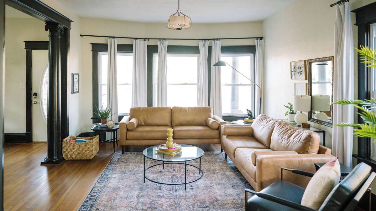 Downtown Des Moines House | Blending Luxury with Historic Elegance Steps from Downtown
