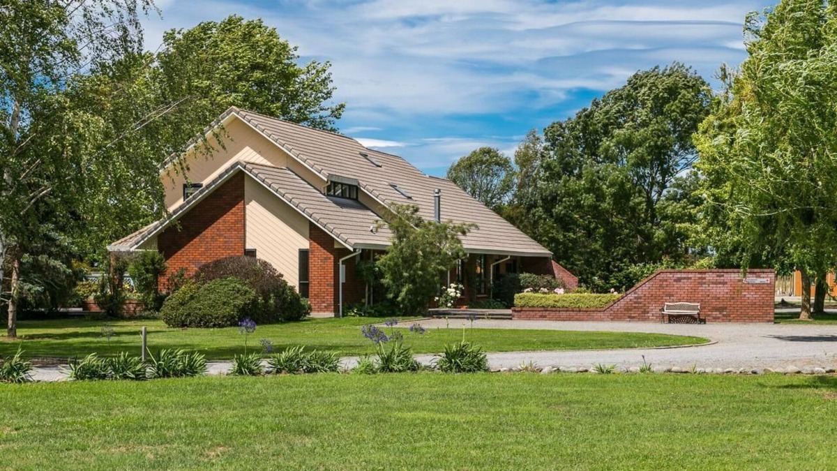 Blenheim House | Blenheim's best kept secret-Exclusive B&B vineyard lodge
