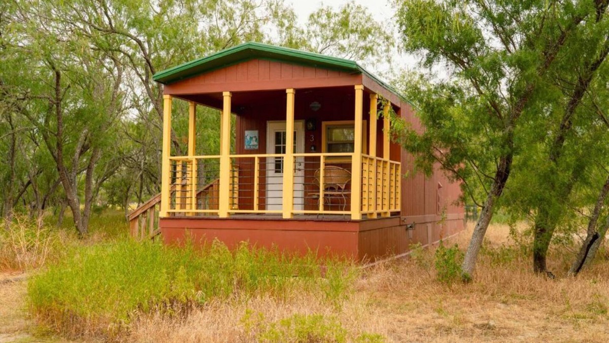 Elmendorf Cabin | Blessings Ranch - Red