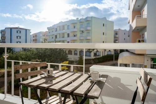 Gambelas Apartment | BLife Allya private rooms