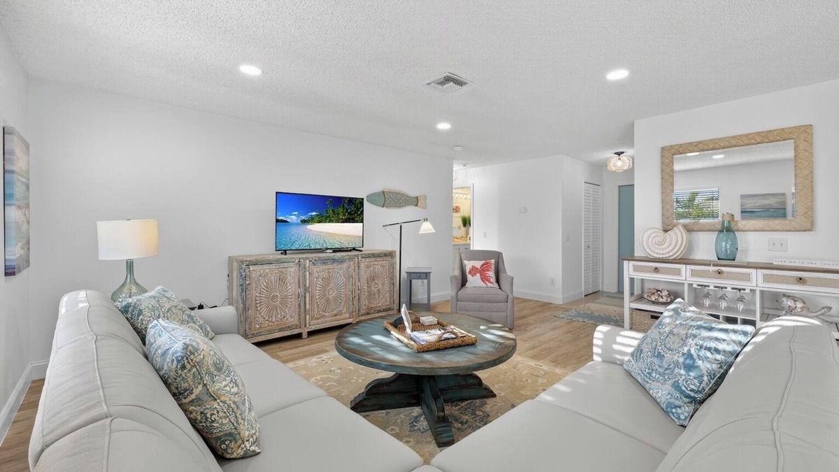 Sanibel Condo | Blind Pass E209 – Coastal Elegance Meets Island Serenity.