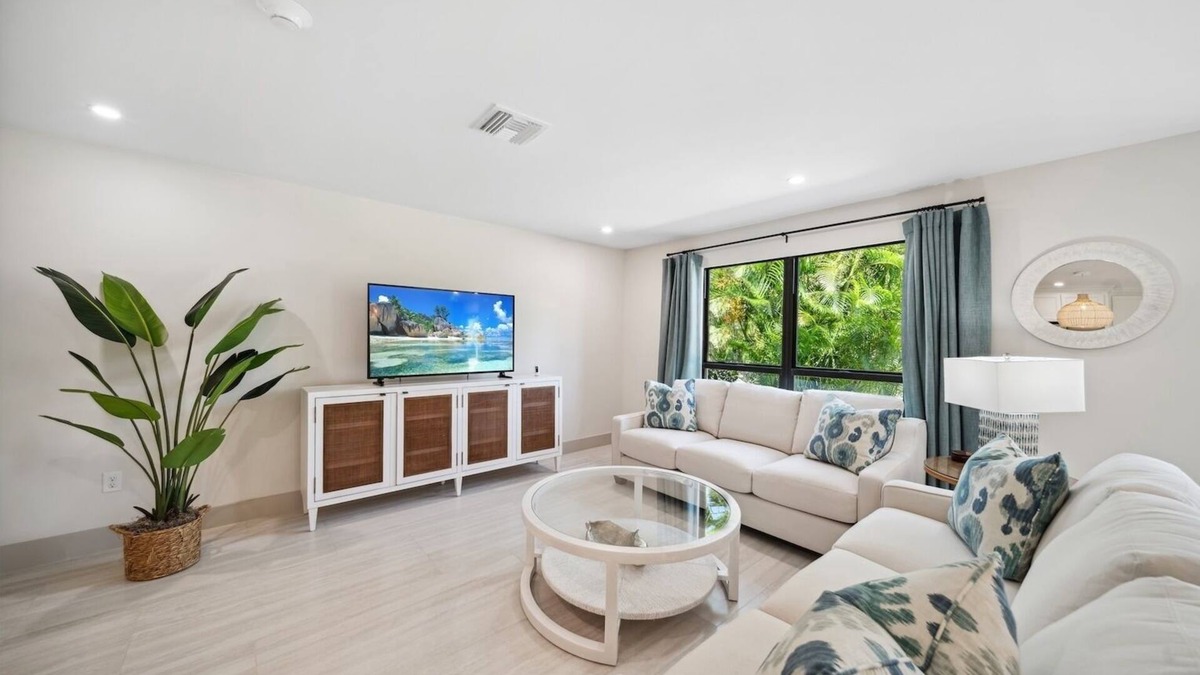 Sanibel Condo | Blind Pass G102,a ground floor coastal getaway! Private trail to beach access
