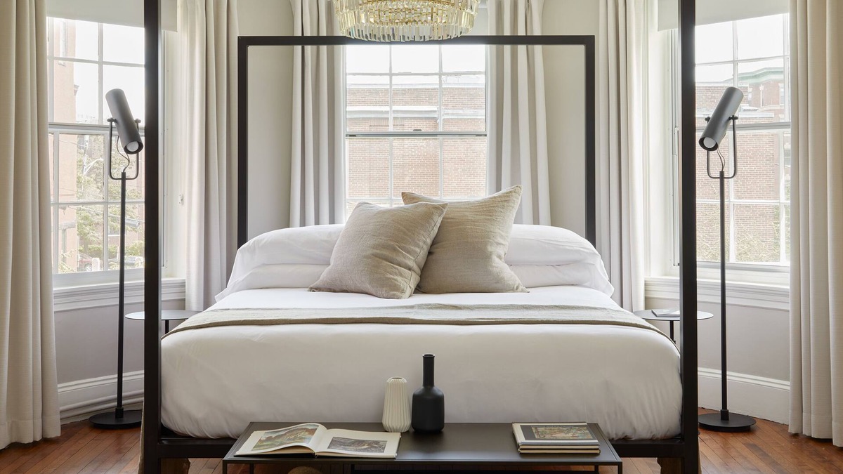 West End Bed & Breakfast | Blind Tiger Portland - Danforth Street.