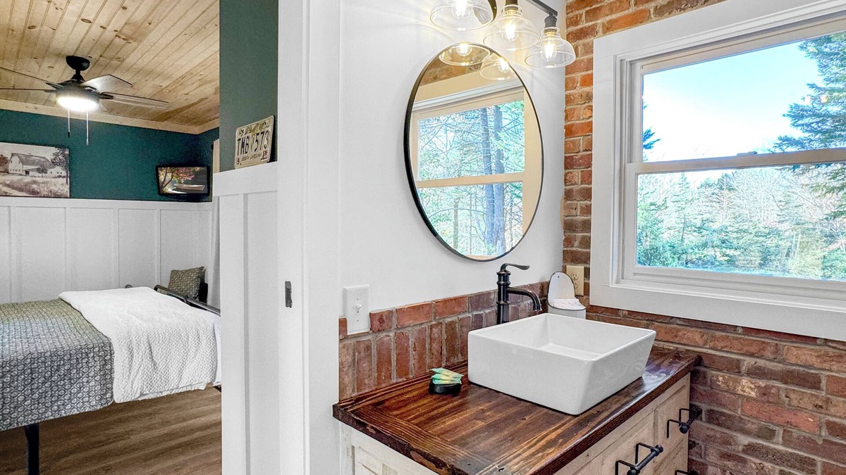 Salem Cottage | Bliss Cottage by Lake Keowee & Jocasse w/Spa & RV Pad. Midterm Rental Available