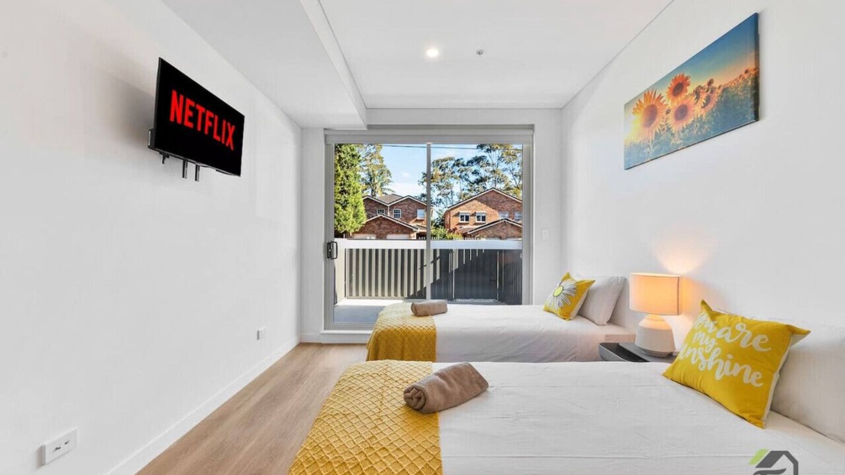 Burwood Apartment | Bliss Retreat with 2 single bed