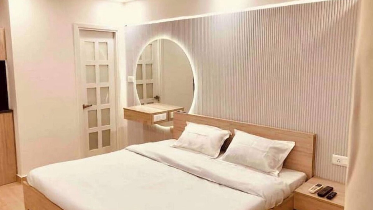 Sainik Farm Apartment | Bliss Studio