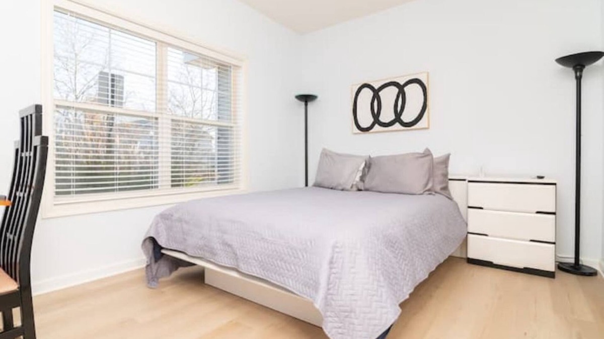 Lewes House | Blissful Bay Crossing condo- RT 1 - community pool