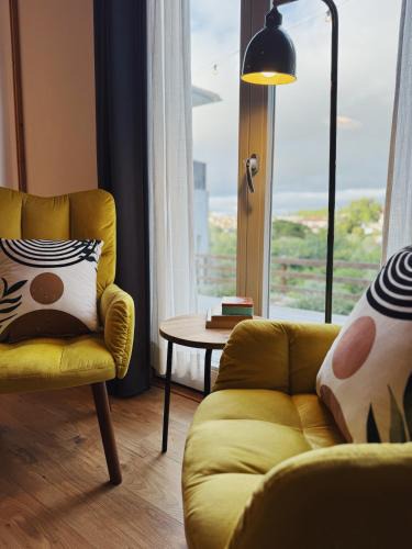 Santa Maria e Sao Miguel Apartment | Blissful Garden Studio