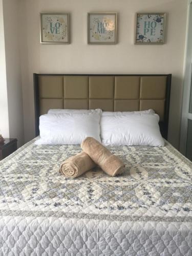 San Jose Apartment | Blissful Hill Tagaytay Condotel with Netflix