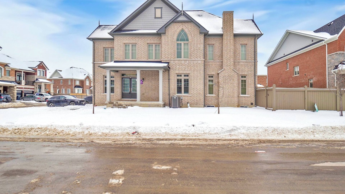 Caledon House | Blissful & Spacious 4-Bedroom Retreat:Perfect for Family Getaways & Group Stays!