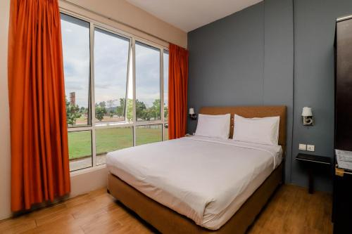 Tanjung Uncang Hotel | Blitz Hotel Batam Near Sultan Mahmud Ri'ayat Shah