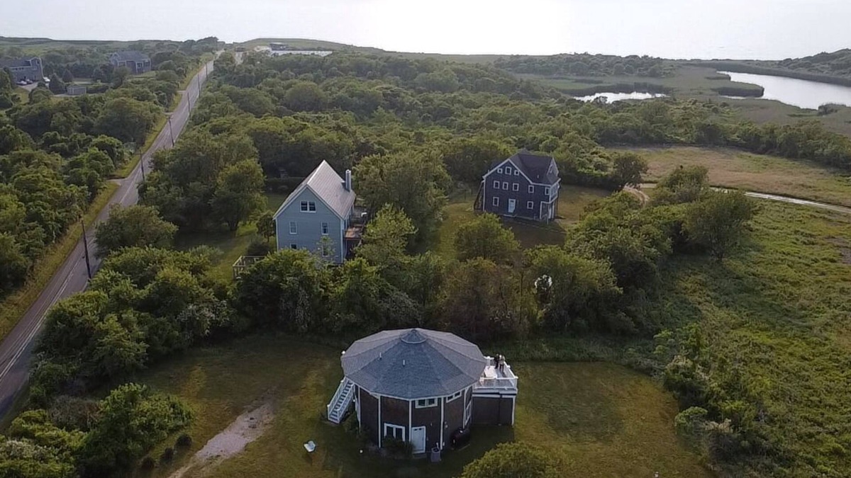New Shoreham House | Block Island Home - 4 Bedroom home on West Beach Road w/Panoramic Ocean Views
