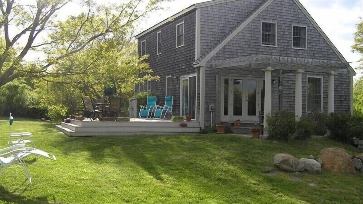 Block Island House | Block Island Secluded House ~ Near Rhodmans Hollow ~ Peaceful And Private
