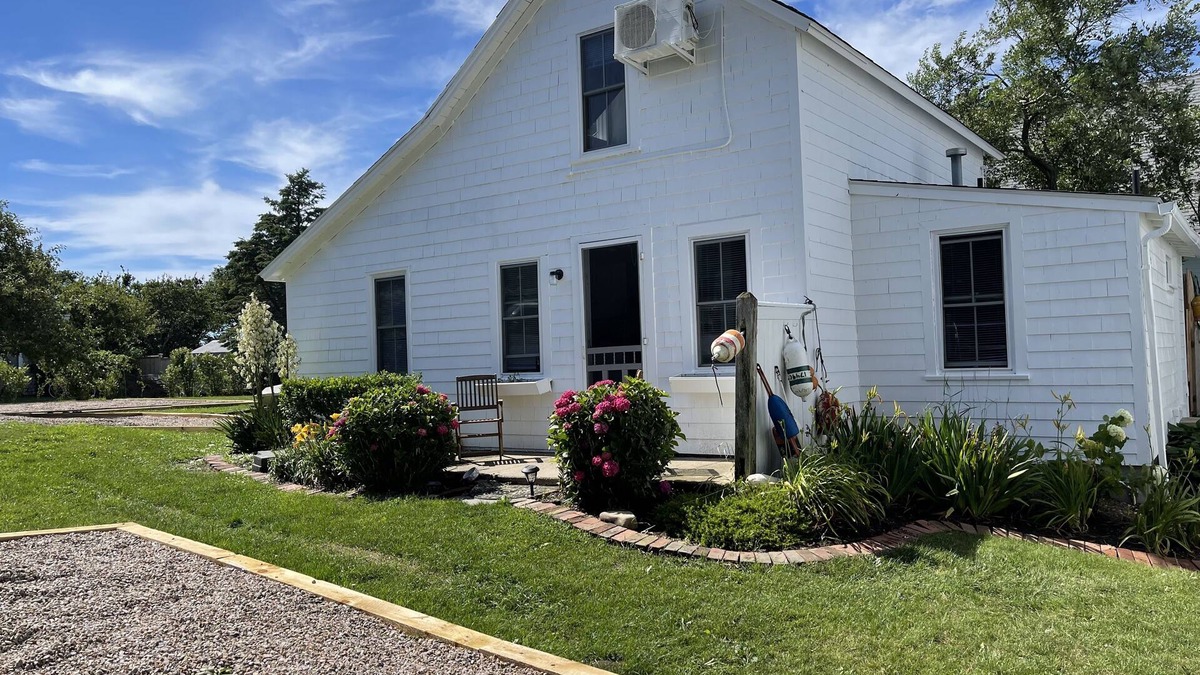 Block Island House | Block Island The Way It Used To Be! Steps From Everything!