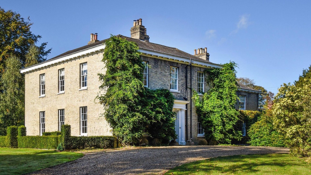 Irstead Cottage | Blofield House - UK48096
