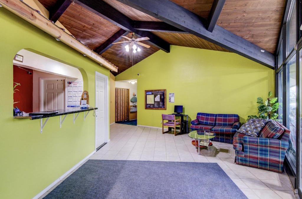 Bloomer Hotel | Bloomer Inn & Suites