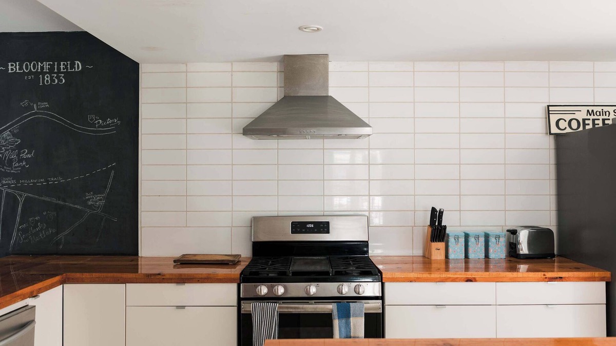 Bloomfield House | Bloomfield Bliss - Hot Tub and Walking Distance to Park