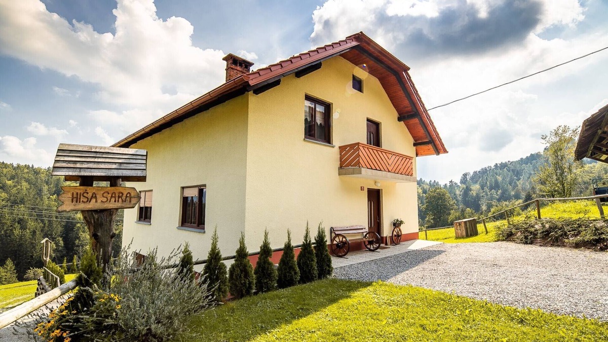 Vidrga House | Bloomfield Retreat Country House with Sauna - Three Bedroom Country House