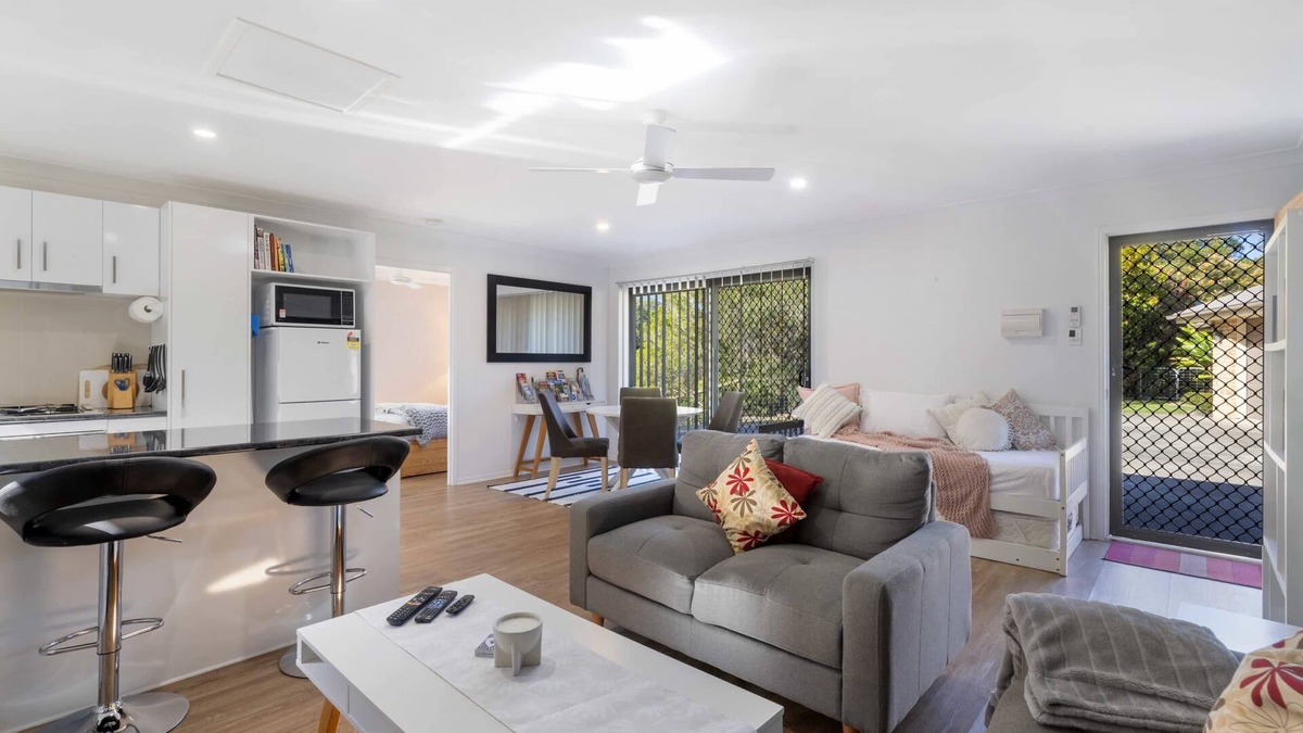 Beerwah House | Bloomfield Villa! - Breakfast Deal