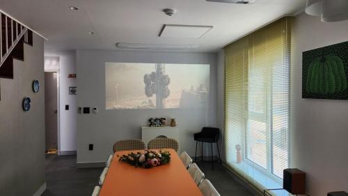 Yeongjong-dong House | Blooming House 53-301 Duplex Big Suite 10-Person Room with Private BBQ Area